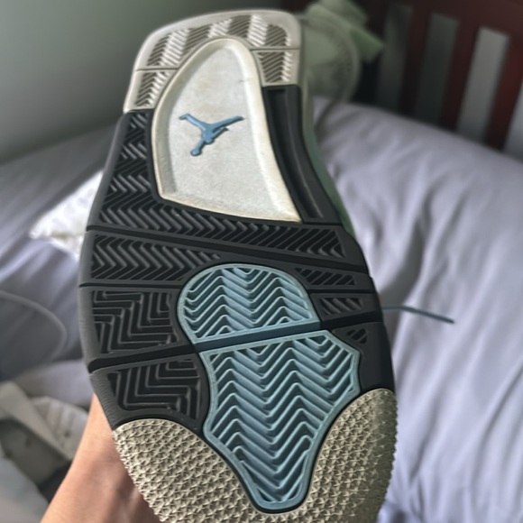 Jordan 4 University Blue - Picture 2 of 5